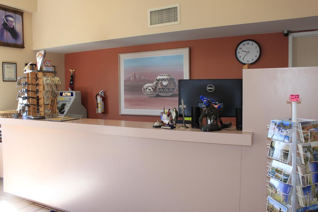 Americas Best Value Inn Нийдълс Екстериор снимка