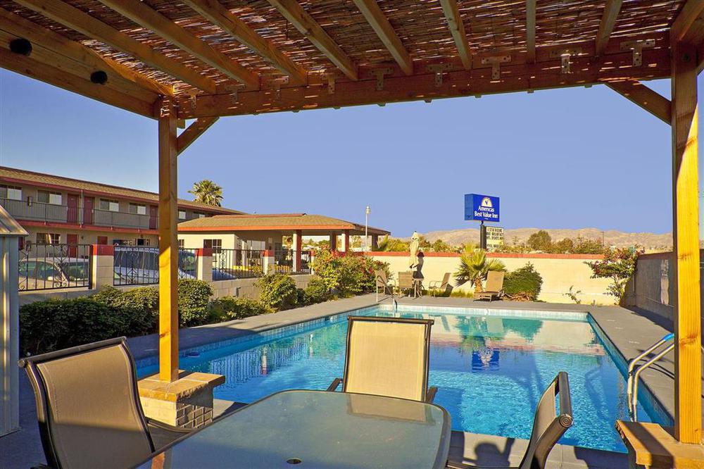 Americas Best Value Inn Нийдълс Съоръжения снимка